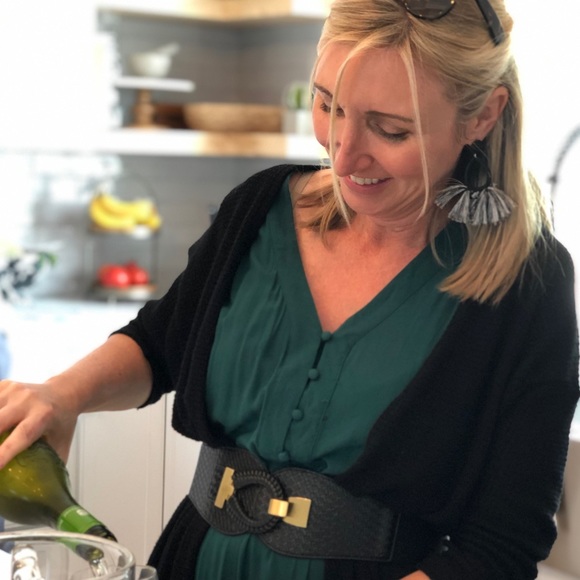 Meet your Posher, Sara - Picture 1 of 2